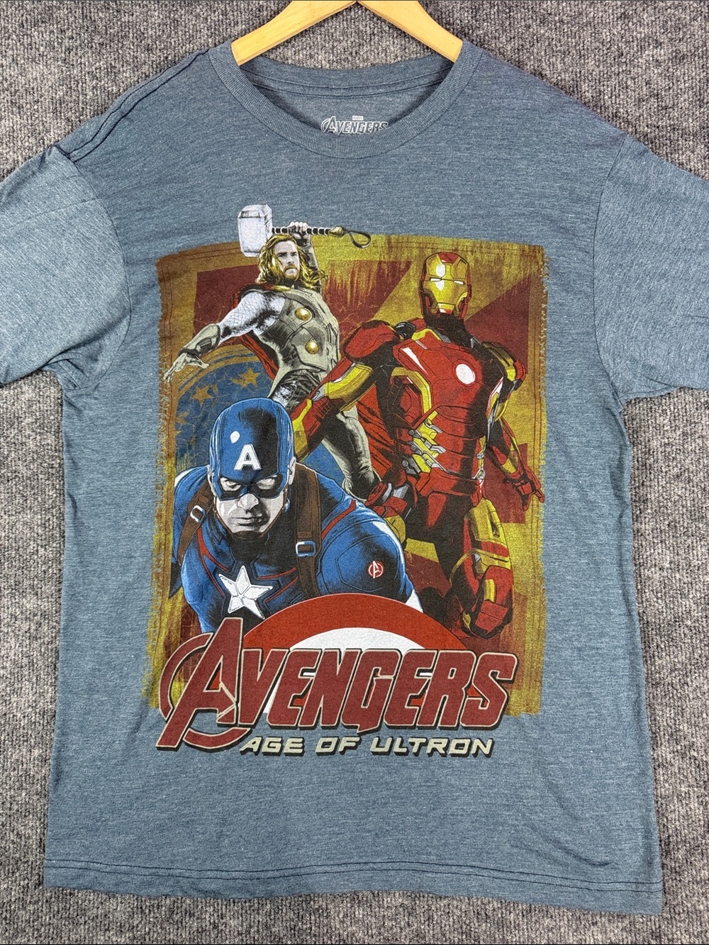 Marvel Avengers Age of Ultron Captain America Iron Man Thor T-Shirt S